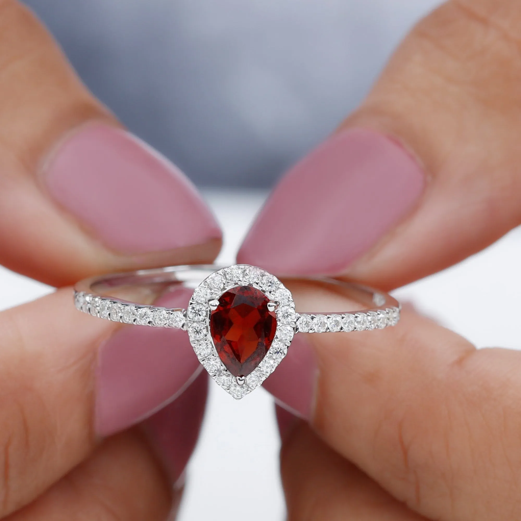 1.25 CT Pear Cut Garnet Solitaire Simple Engagement Ring with Diamond Accent