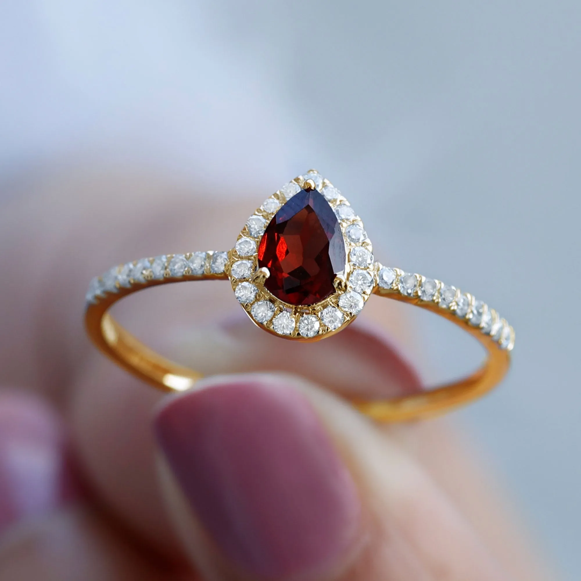 1.25 CT Pear Cut Garnet Solitaire Simple Engagement Ring with Diamond Accent