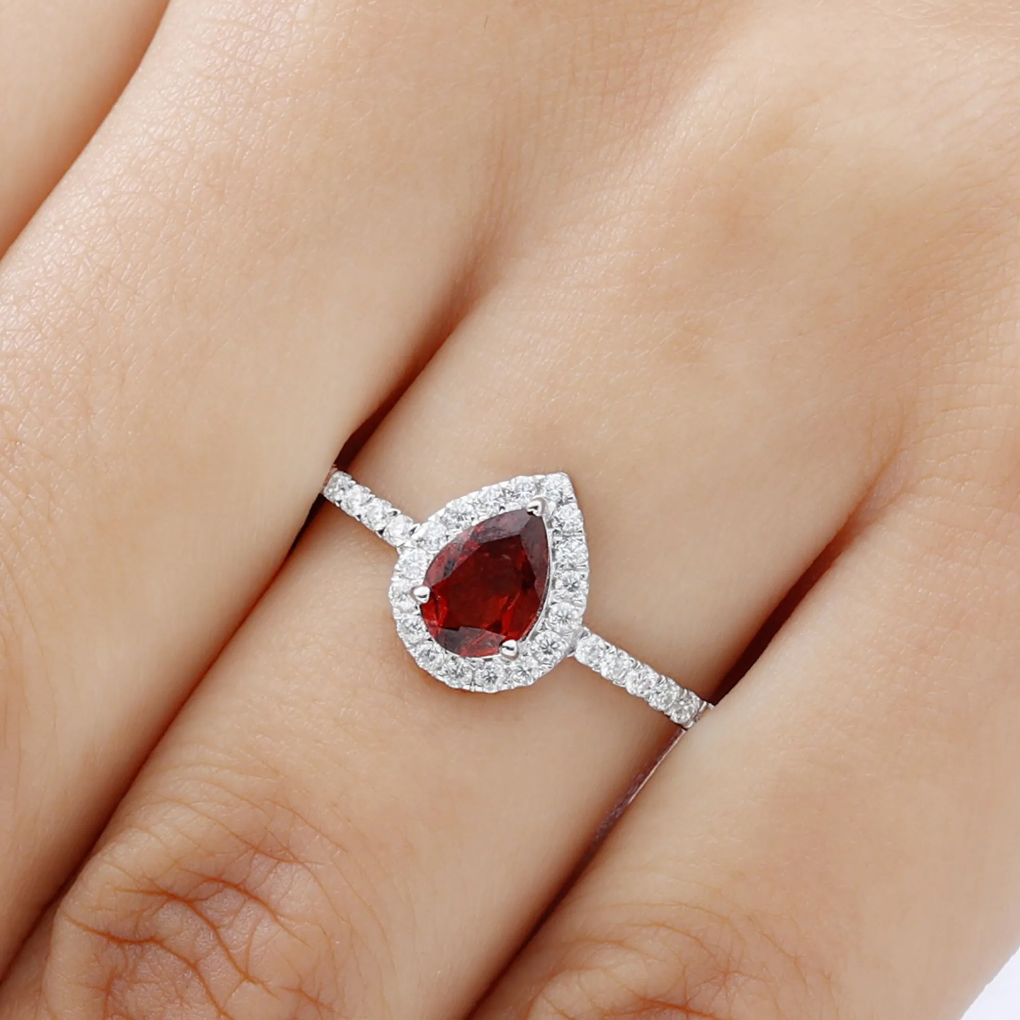 1.25 CT Pear Cut Garnet Solitaire Simple Engagement Ring with Diamond Accent