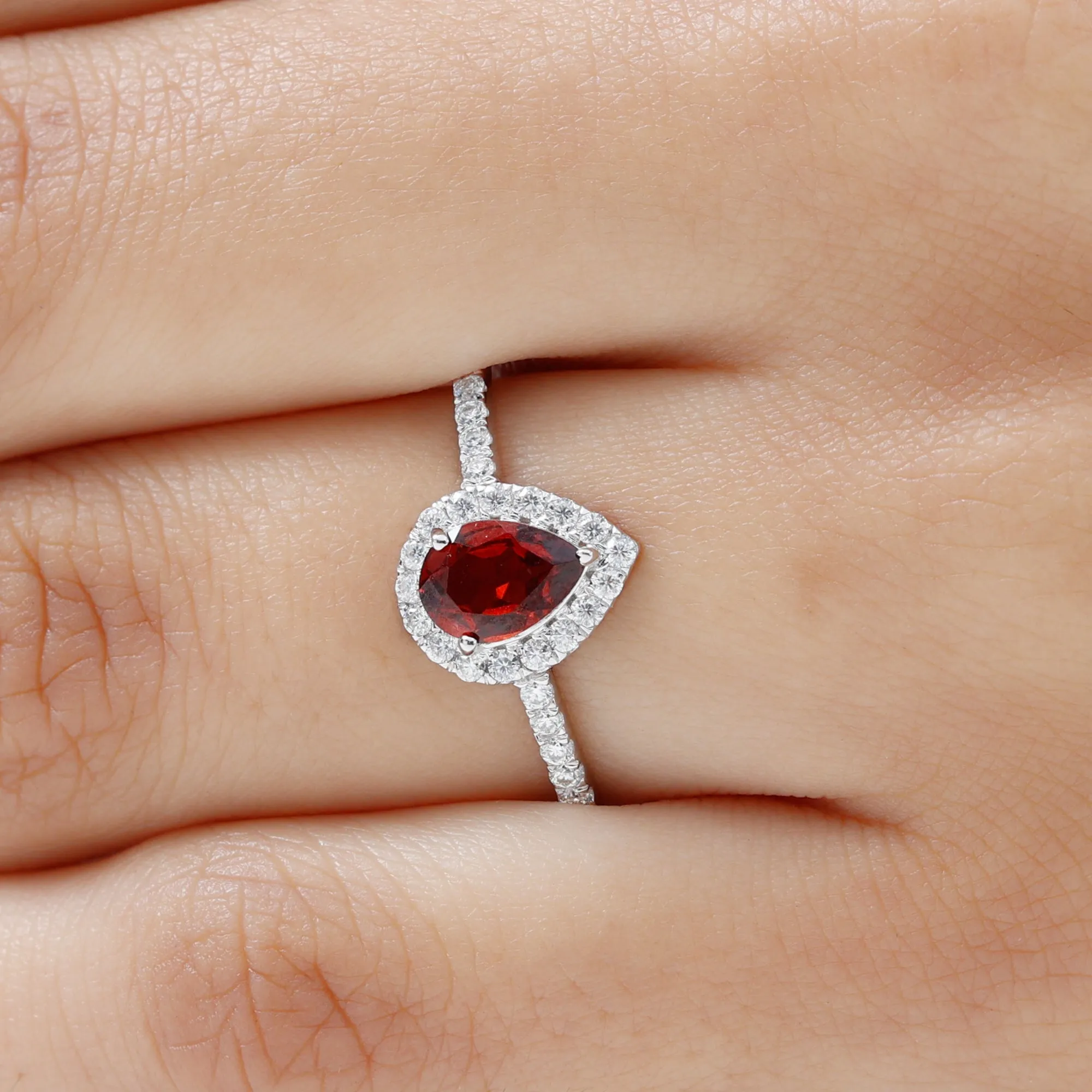 1.25 CT Pear Cut Garnet Solitaire Simple Engagement Ring with Diamond Accent