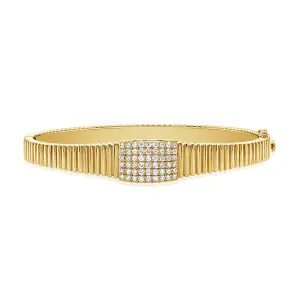 14K Gold & Diamond Bangle - 0.80ct