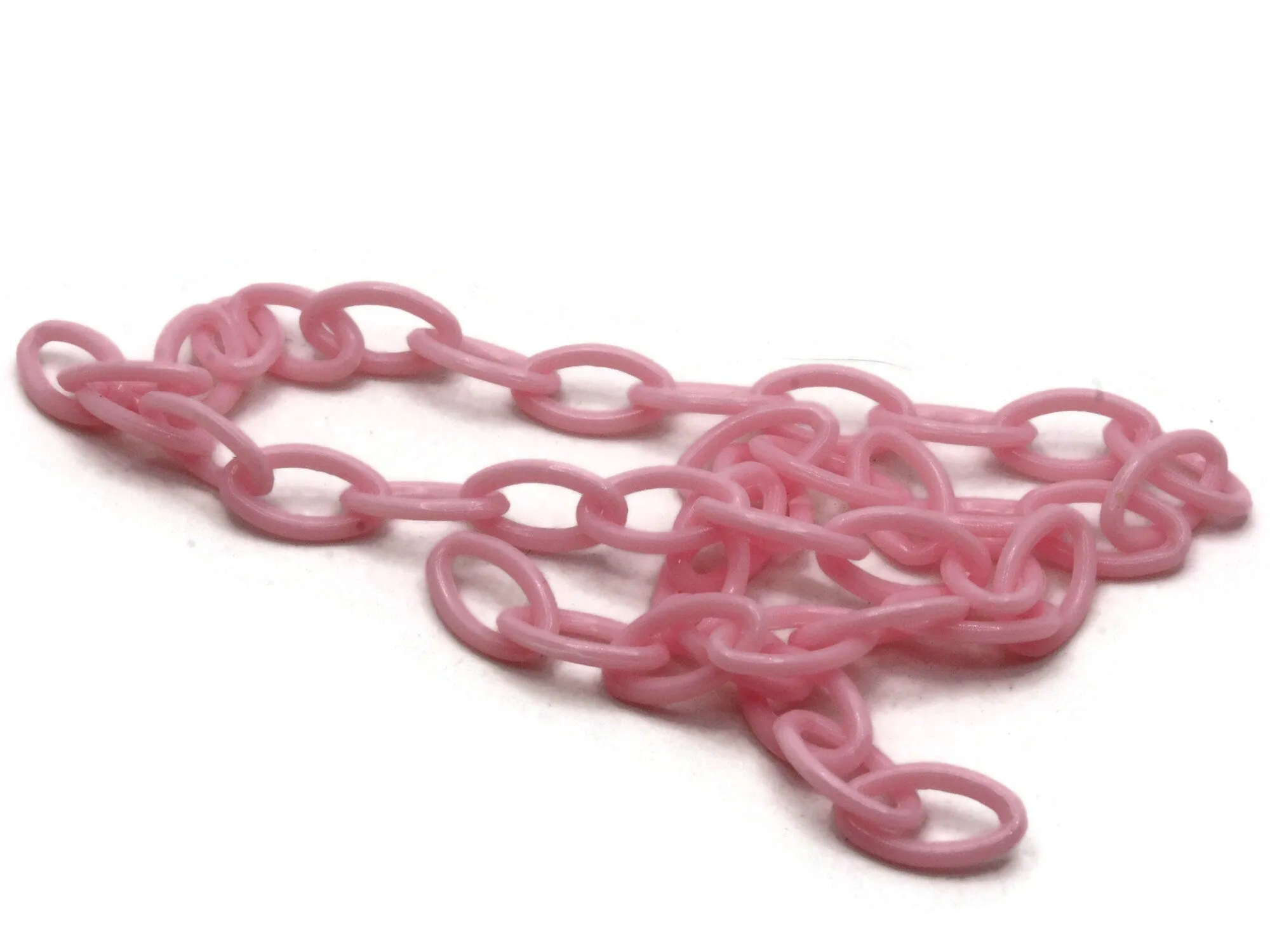 15.75 Inch Pink Plastic Oval Chain