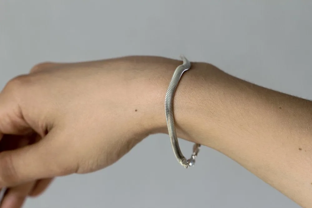 CURVE BRACELET