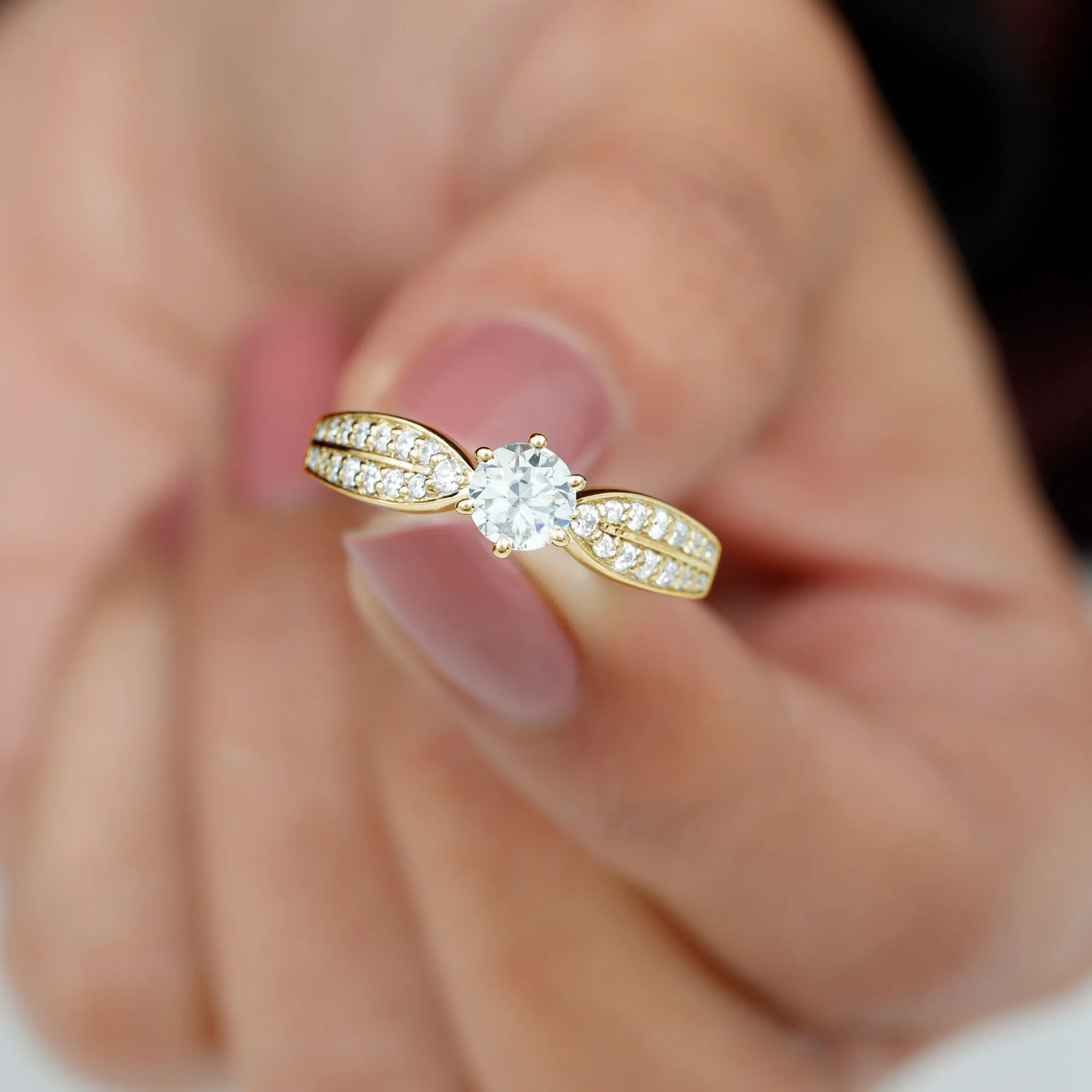Elegant Round Moissanite Engagement Ring with Side Stones