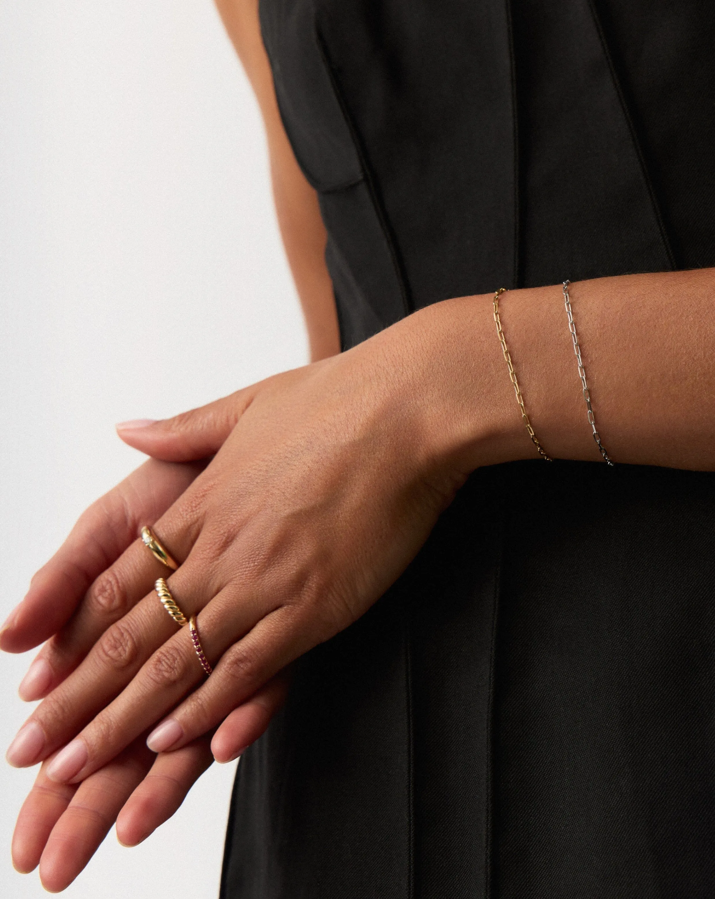 Fine Classic Paperclip Chain Bracelet | 14ct Solid Gold