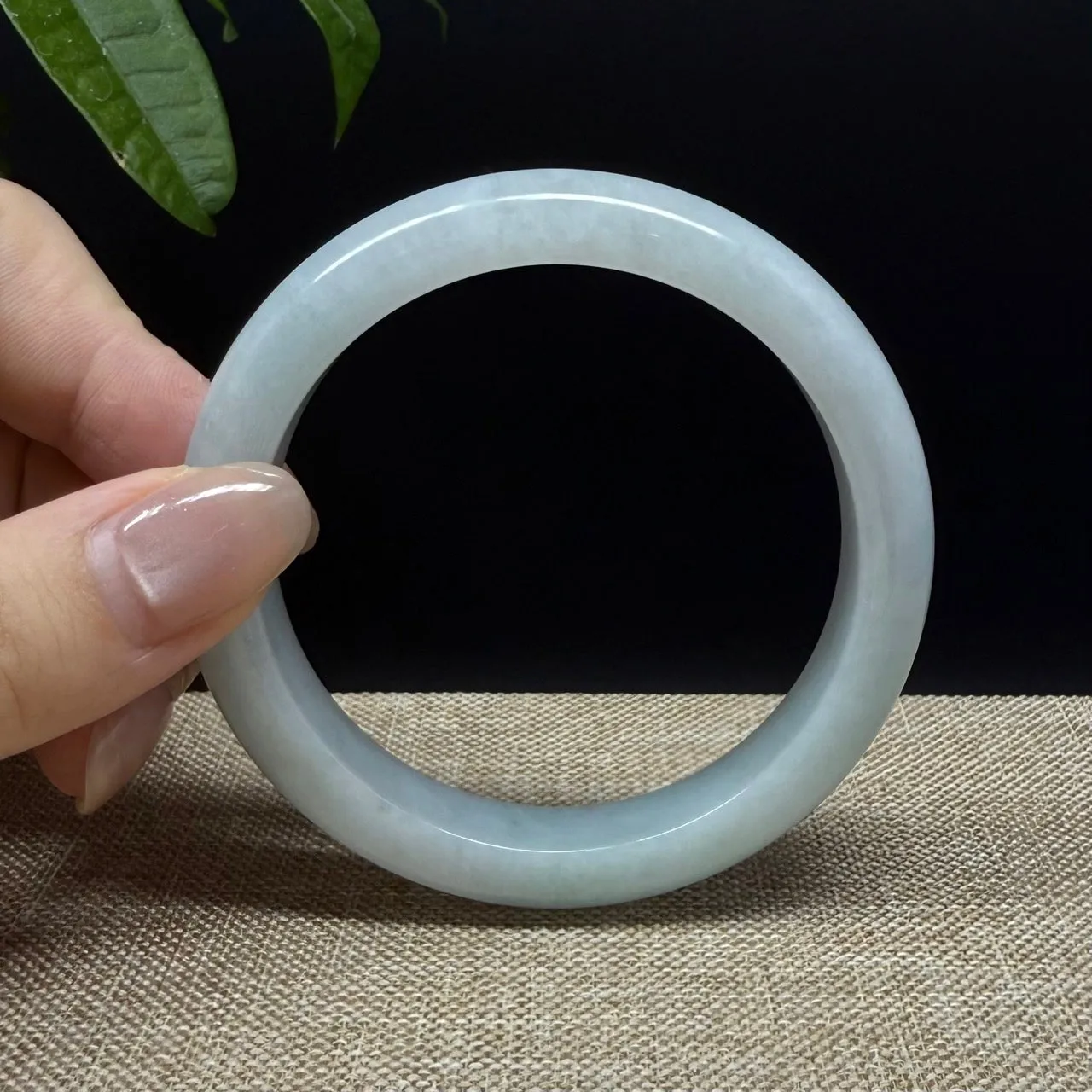 Genuine Burmese Green Jade Jadeite Bangle Bracelet ( 56.5mm )