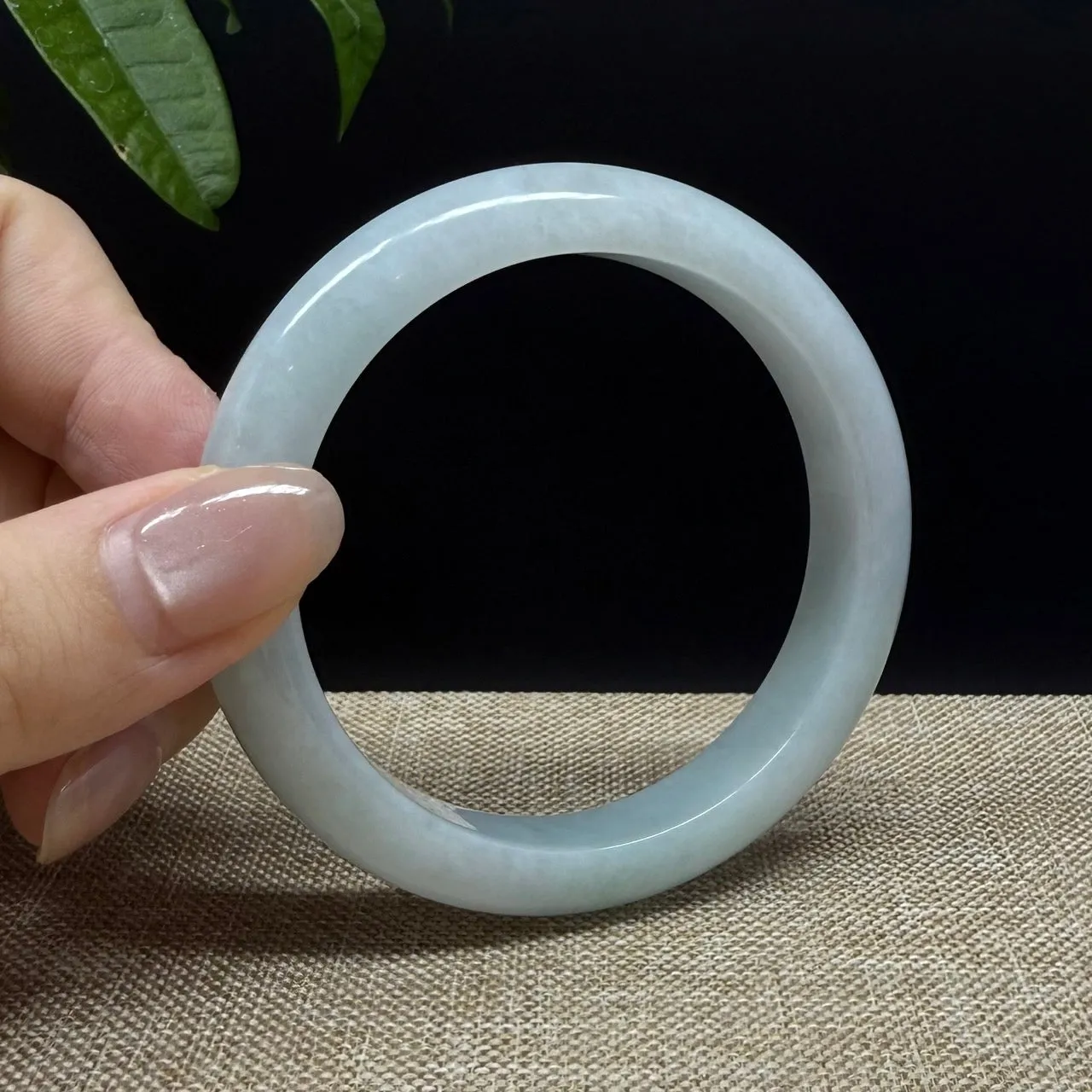 Genuine Burmese Green Jade Jadeite Bangle Bracelet ( 56.5mm )