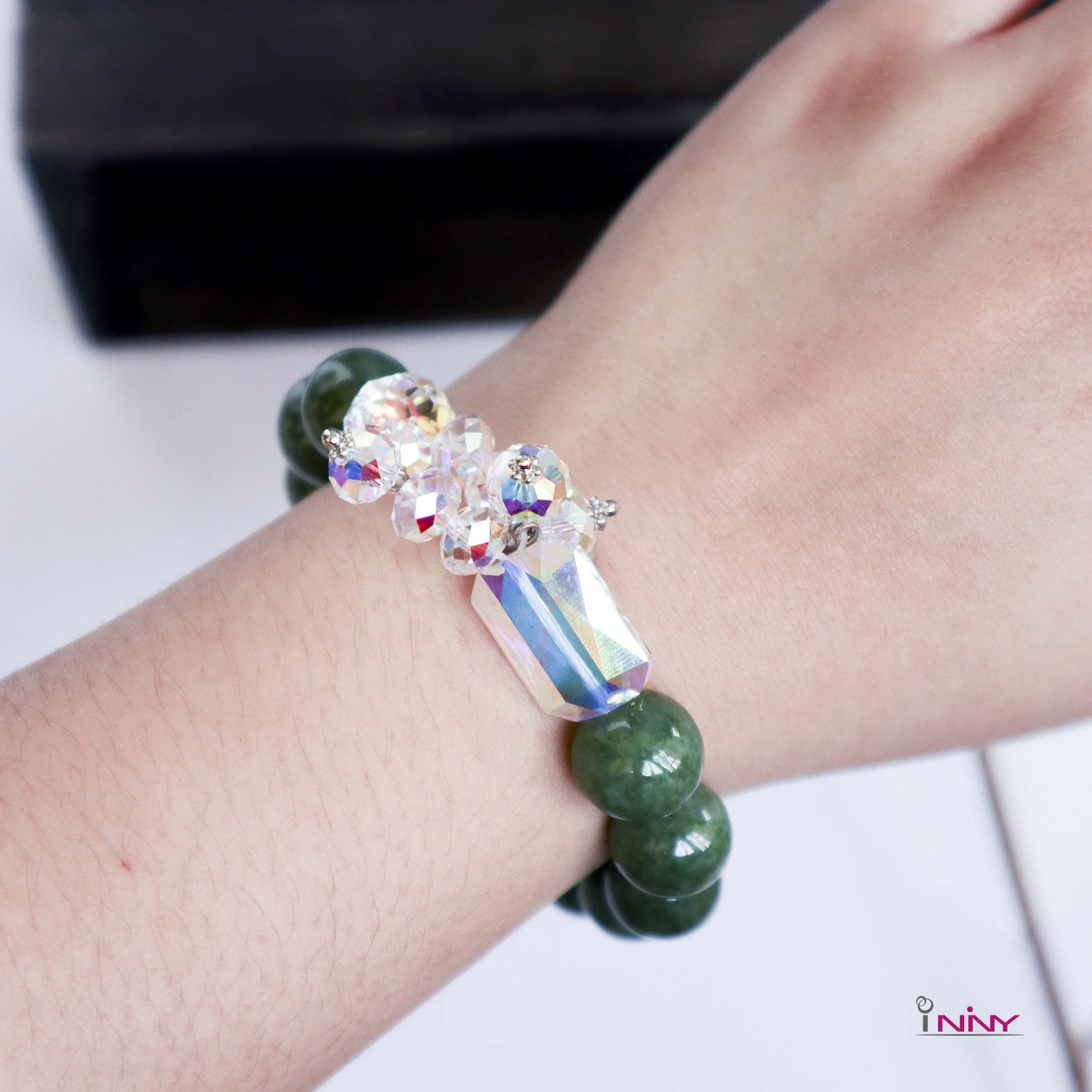 Jadeite Jade with Flower Crystal Bracelet
