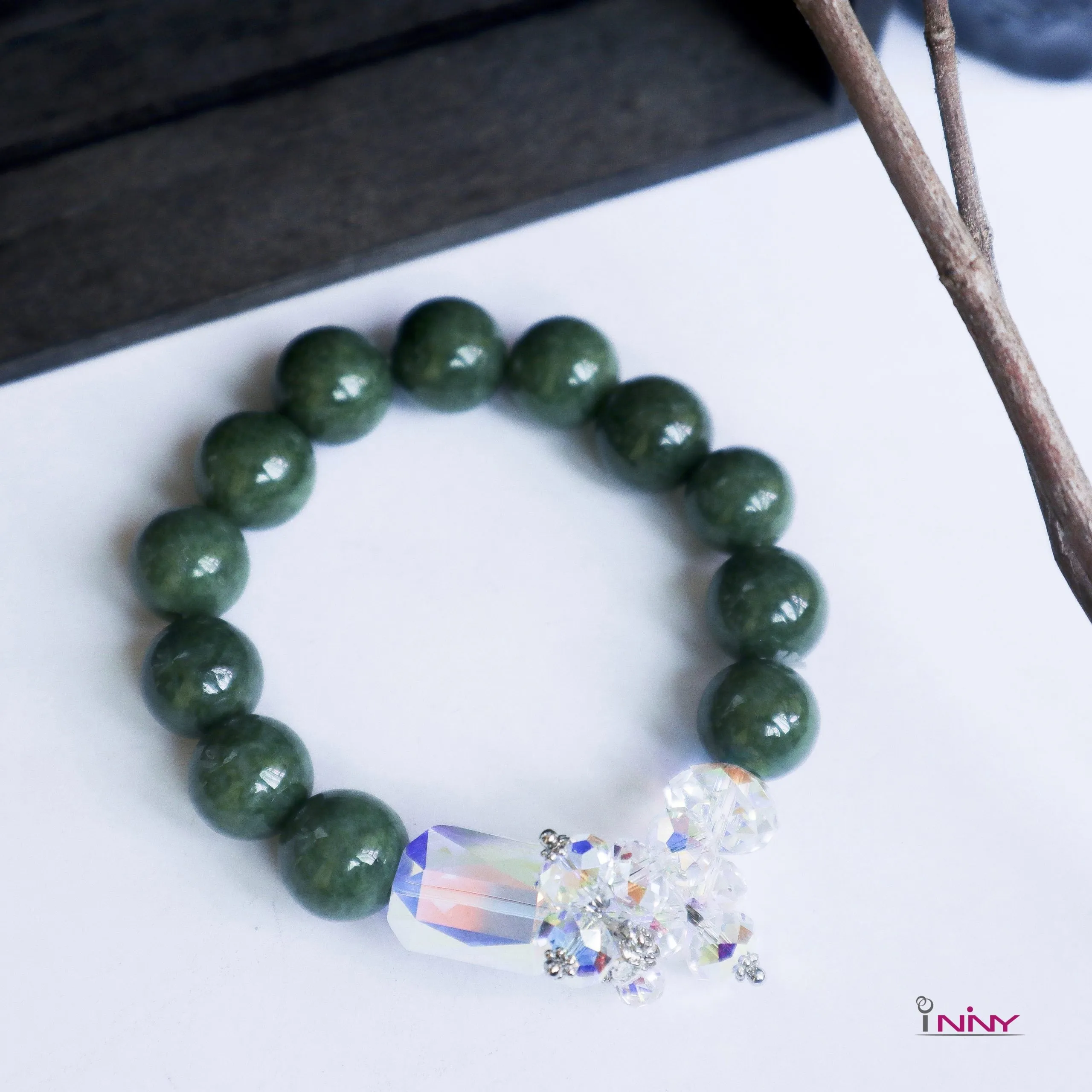 Jadeite Jade with Flower Crystal Bracelet