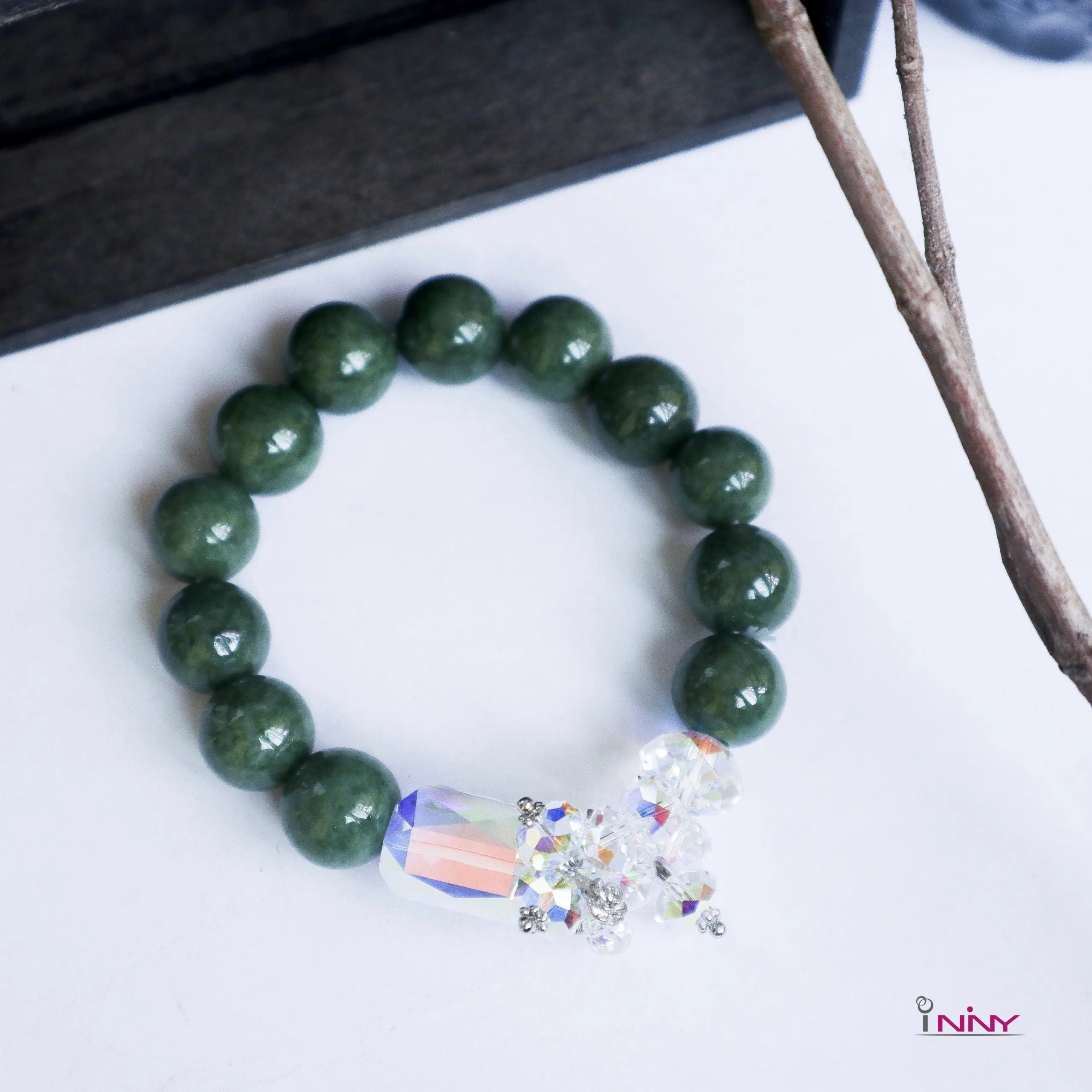 Jadeite Jade with Flower Crystal Bracelet