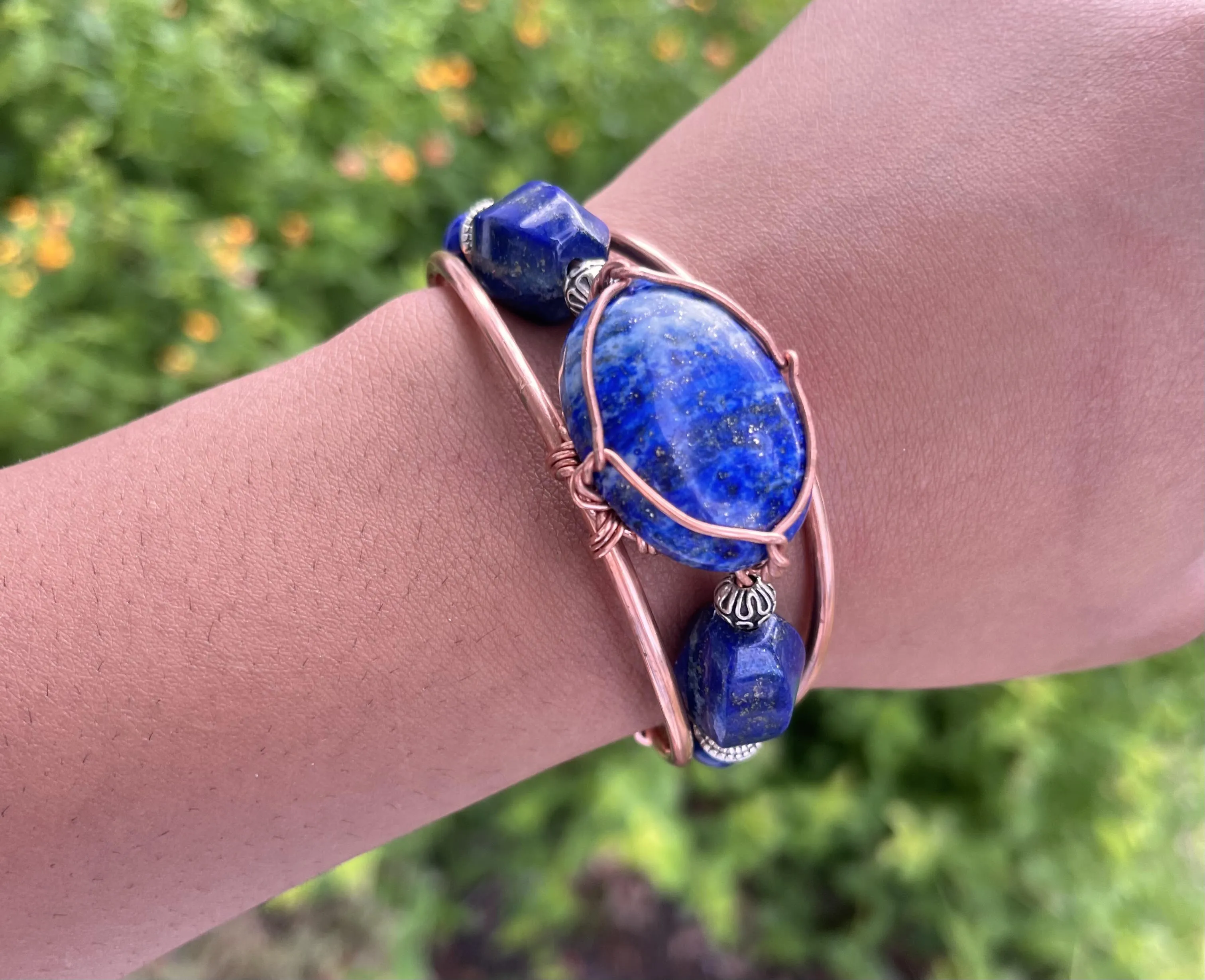 Lapis Lazuli with 6-Sided Faceted Oval Lapis Side Stones Handmade Wirewrapped Bracelet