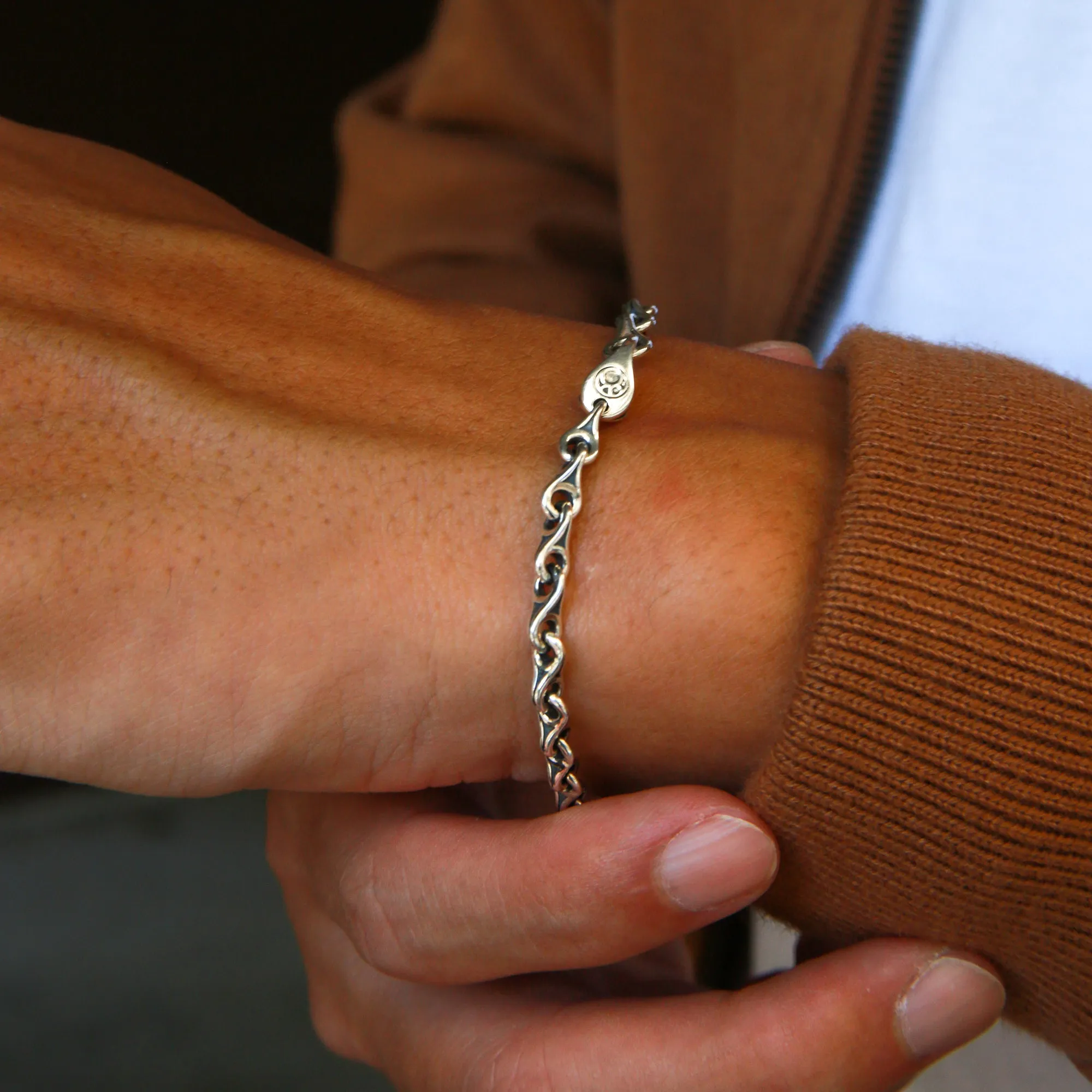 Silver Teardrop Chain Bracelet
