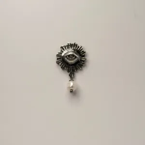 Sirius pearl earring