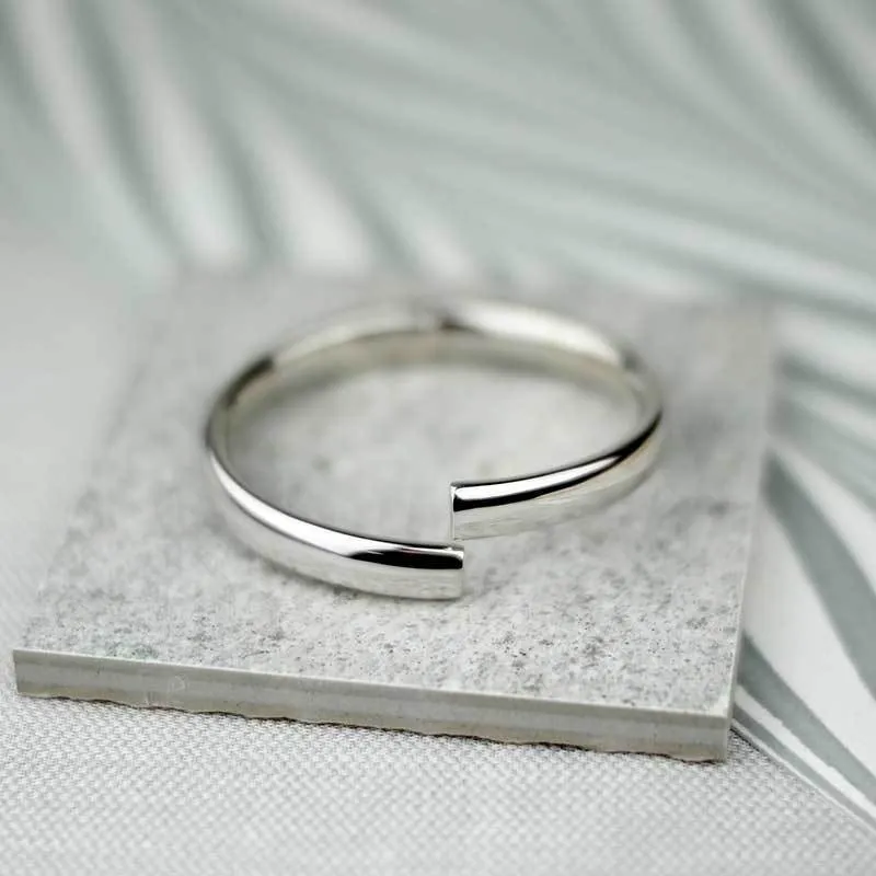 Toscana Wide Crossover Hinge Bangle